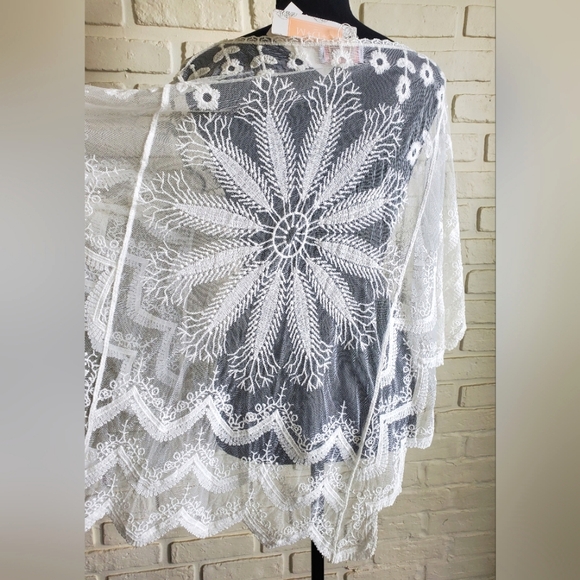 C+D+M White Lace Floral Beach Coverup Size Large Boho NWT - Picture 6 of 11